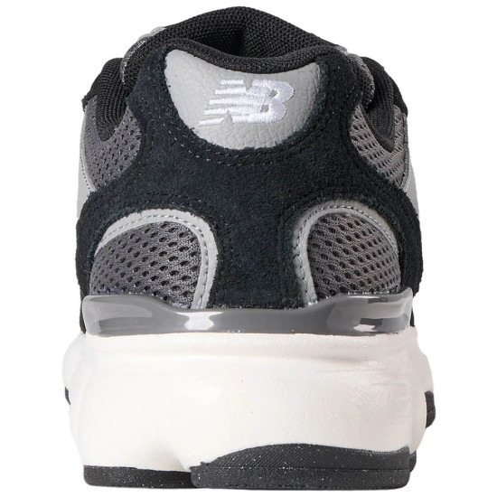 New Balance 603